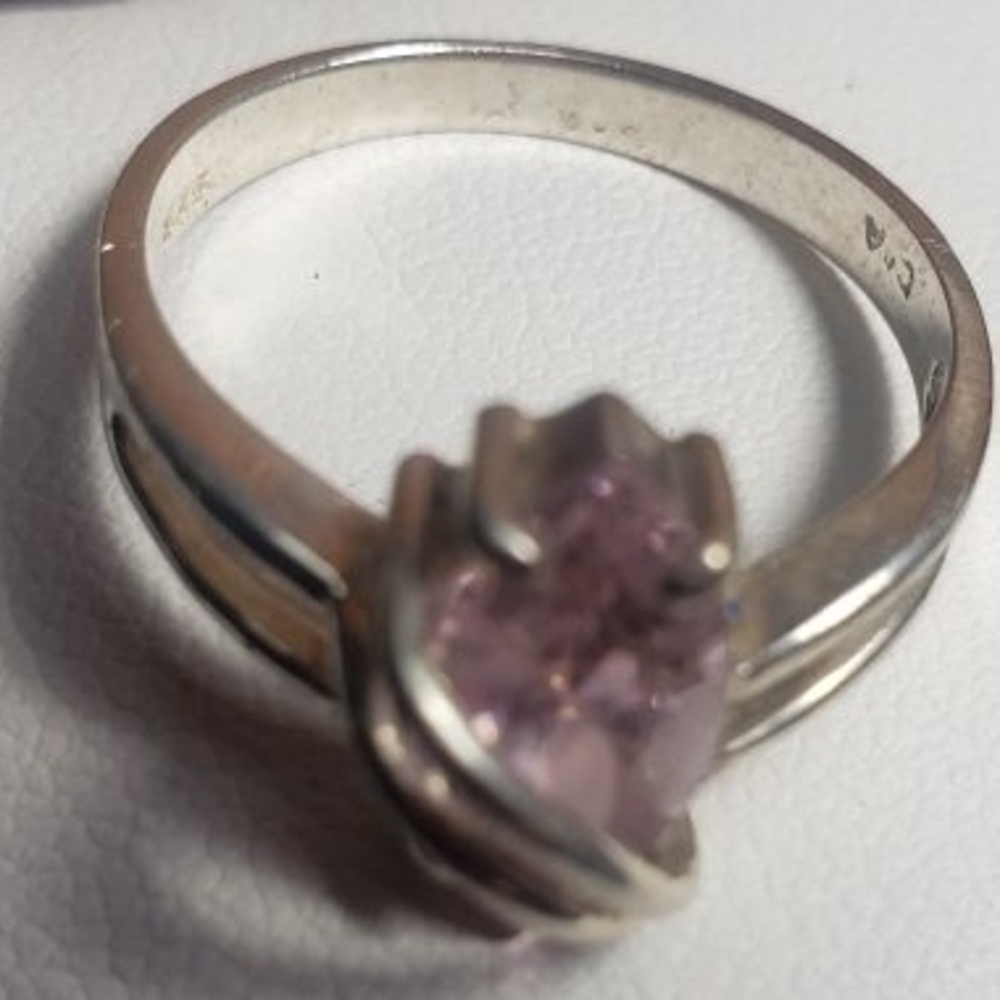 Elegant Silver Ring with Pink Stone